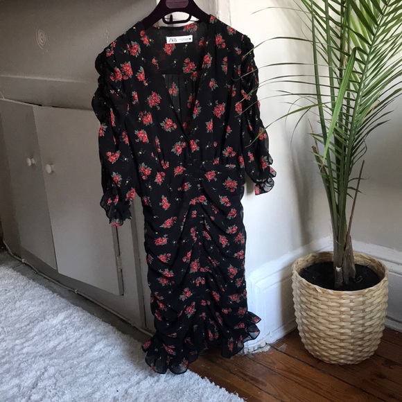 Zara Black and Red Floral Mini Dress - Picture 4 of 8